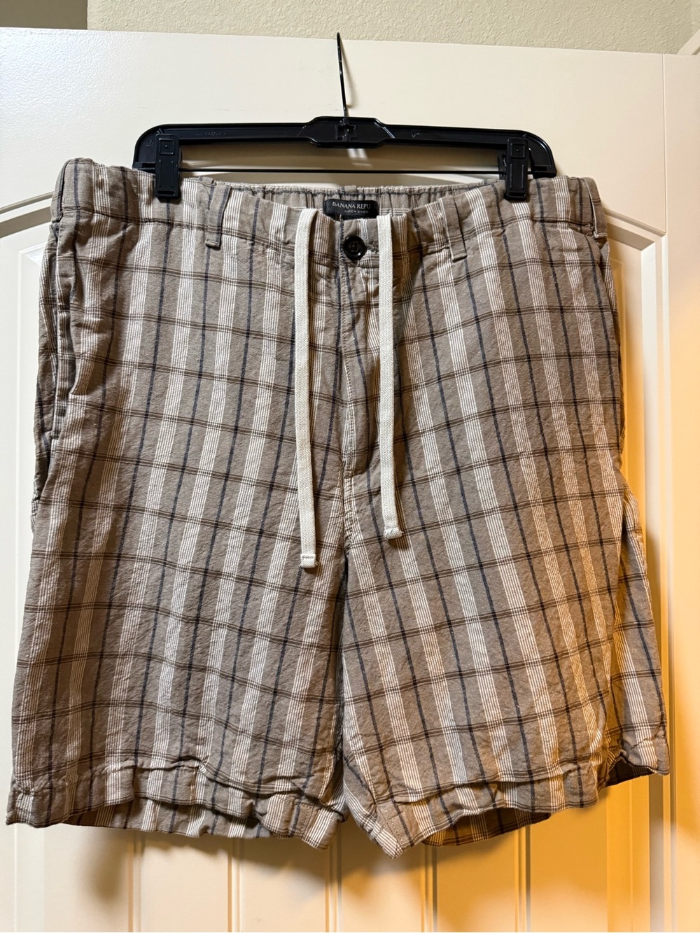 Casual Plaid Drawstring Men’s Shorts - Beige by Banana Republic